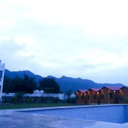 The Rustic Pines Hotel Udaipur Eksteriør billede