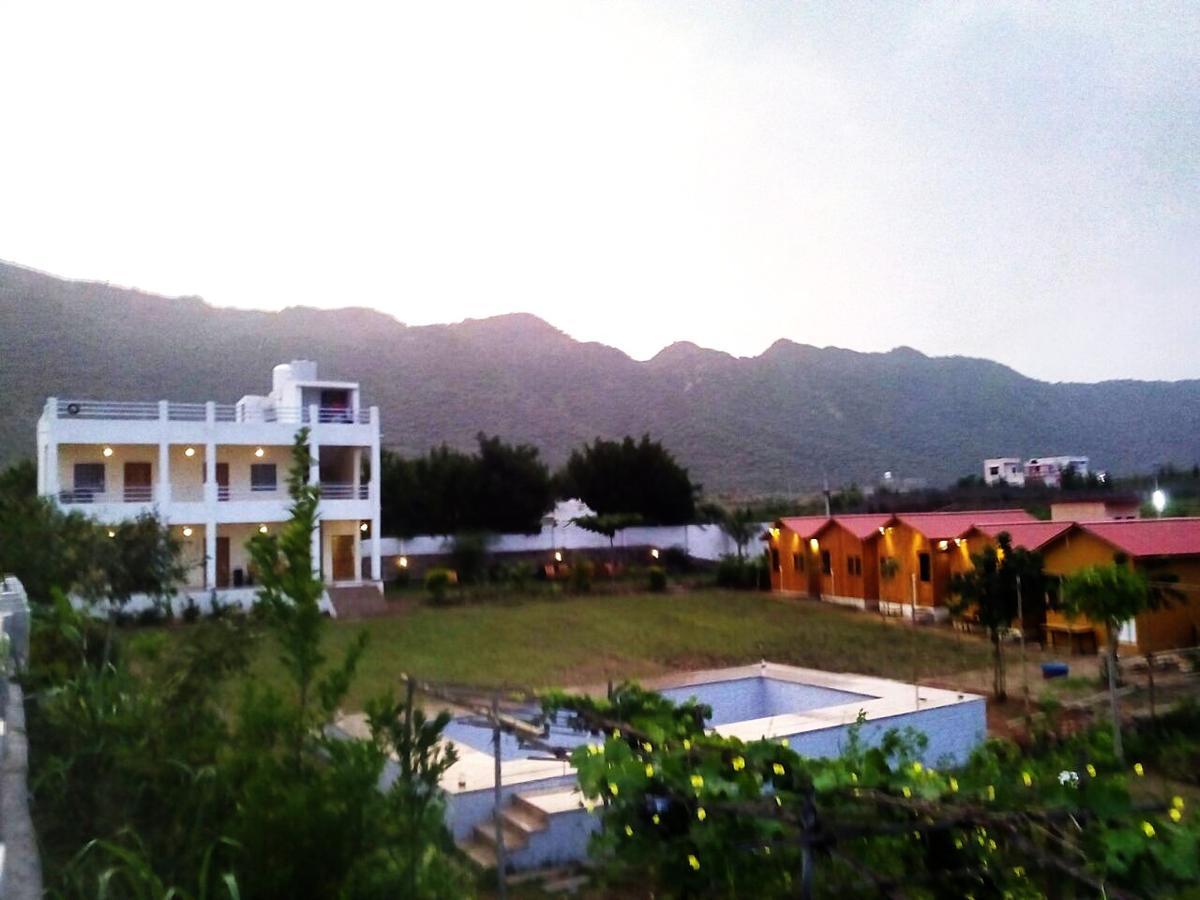 The Rustic Pines Hotel Udaipur Eksteriør billede
