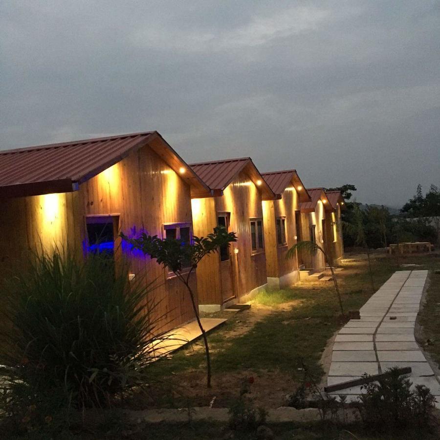 The Rustic Pines Hotel Udaipur Eksteriør billede